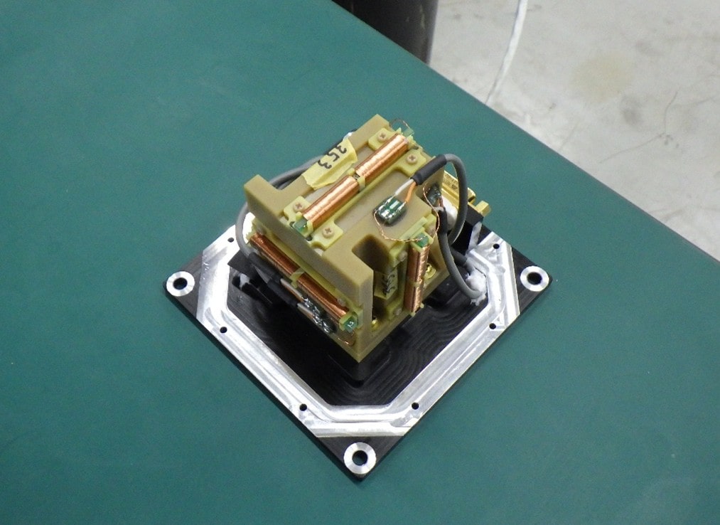 実用品として開発した三軸基本波型直交フラックスゲート磁力計センサ